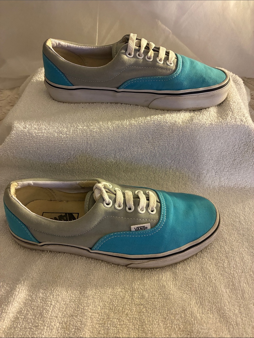 Vans Low-Top Turquoise & Light Gray Canvas colorblock Sneakers
